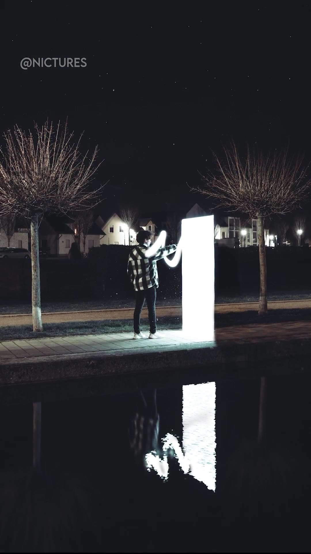 Light Door — Long Exposure — Creative Photography video by Nictures